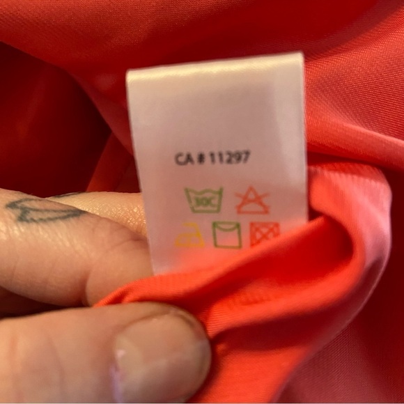 💥5/$25 La Vie En Rose women’s satin button up pyjama top in size XL - Picture 6 of 8